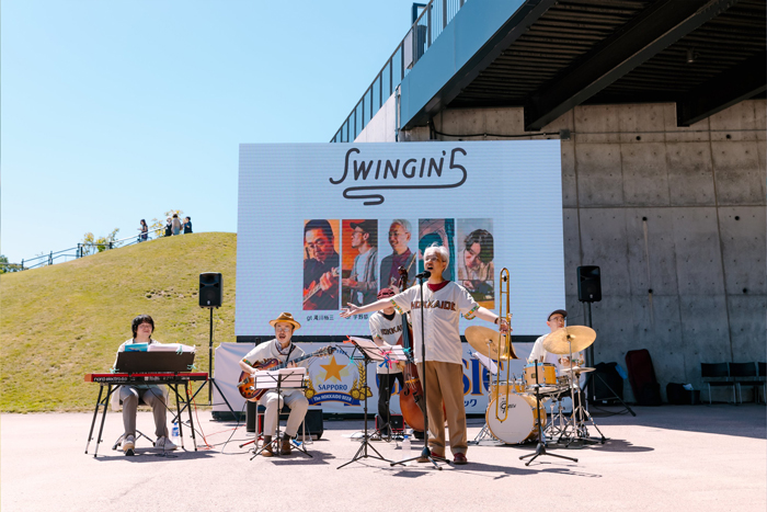 野外のステージイベントの様子2