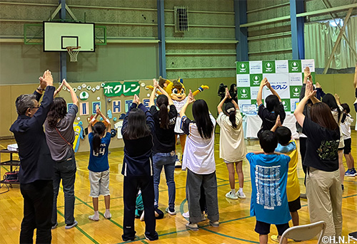ポリーと一緒にYMCAダンスに挑戦♪1