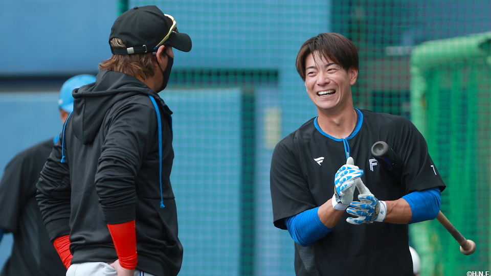 松本剛選手と新庄監督