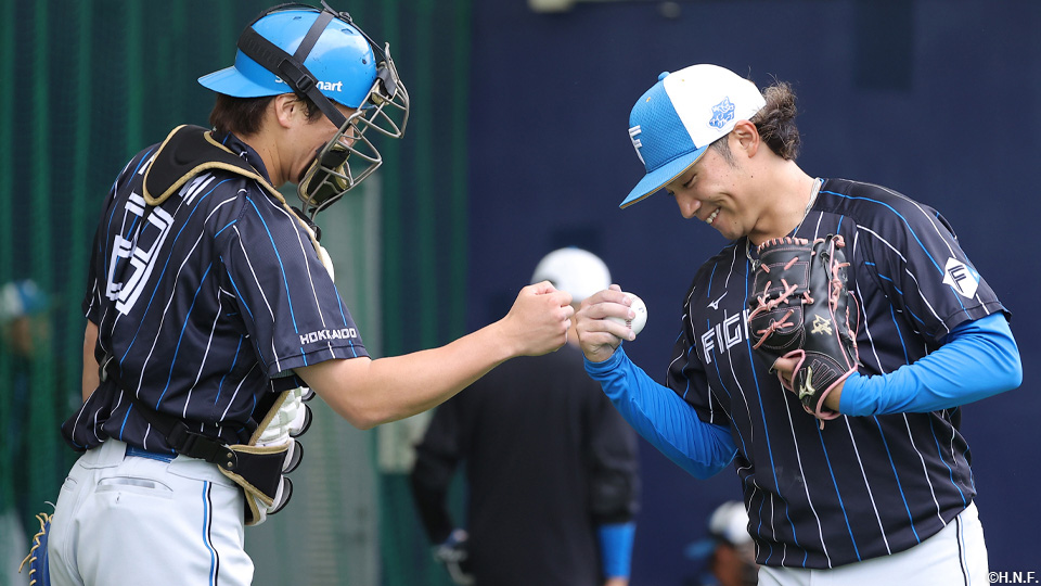 伏見選手と伊藤投手