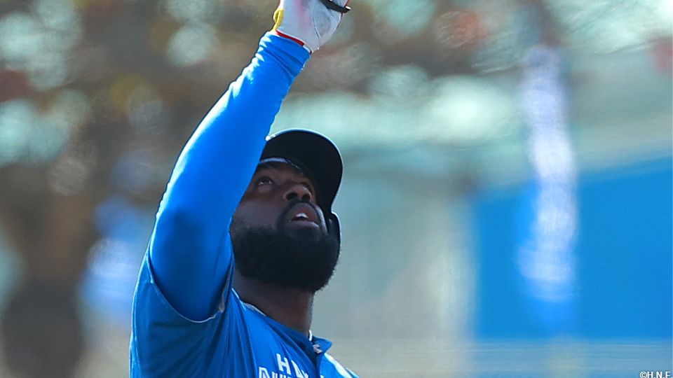 “レイエス選手03”