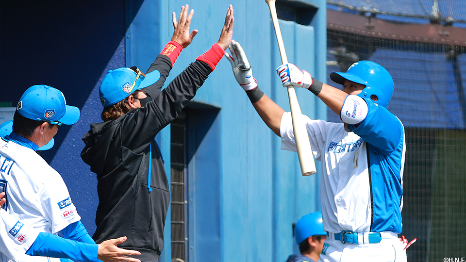““野村選手と新庄監督””
