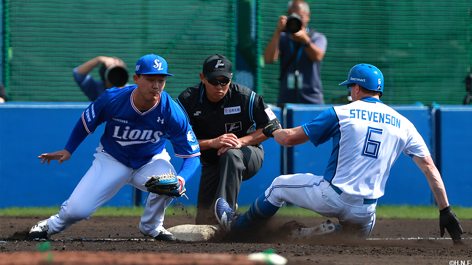 “スティーブンソン選手02”” width=