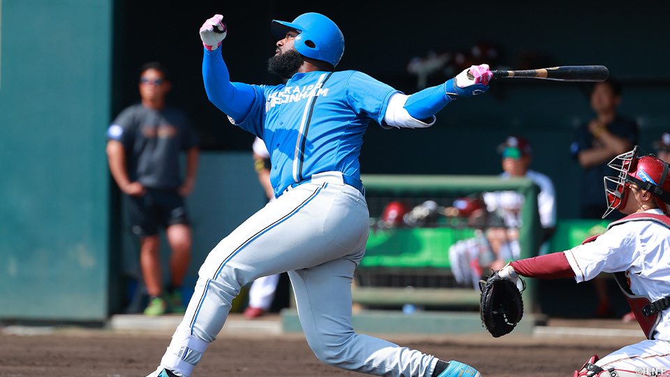 レイエス選手01