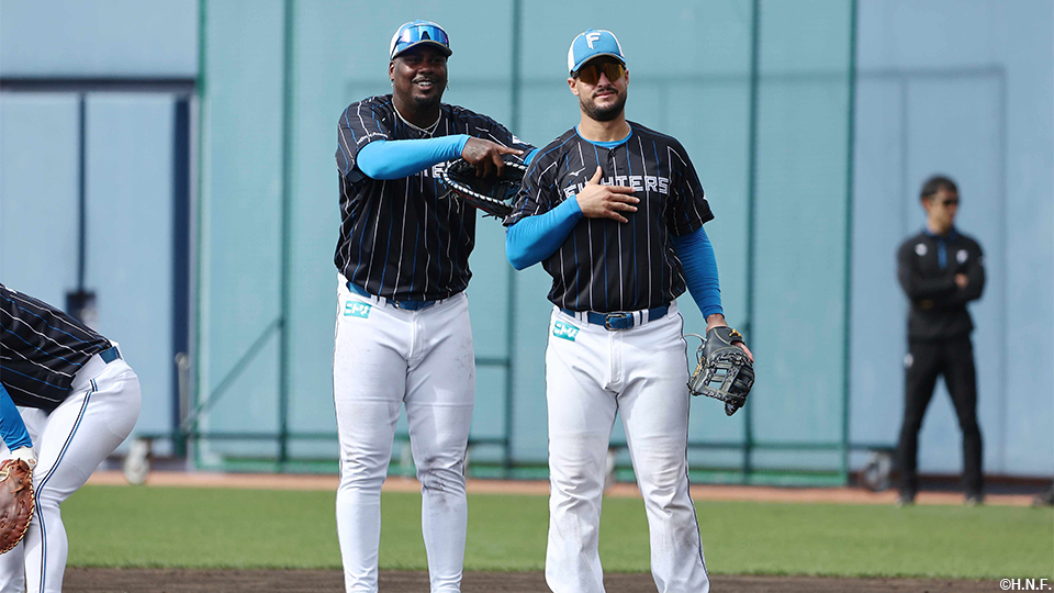 レイエス選手とマルティネス選手