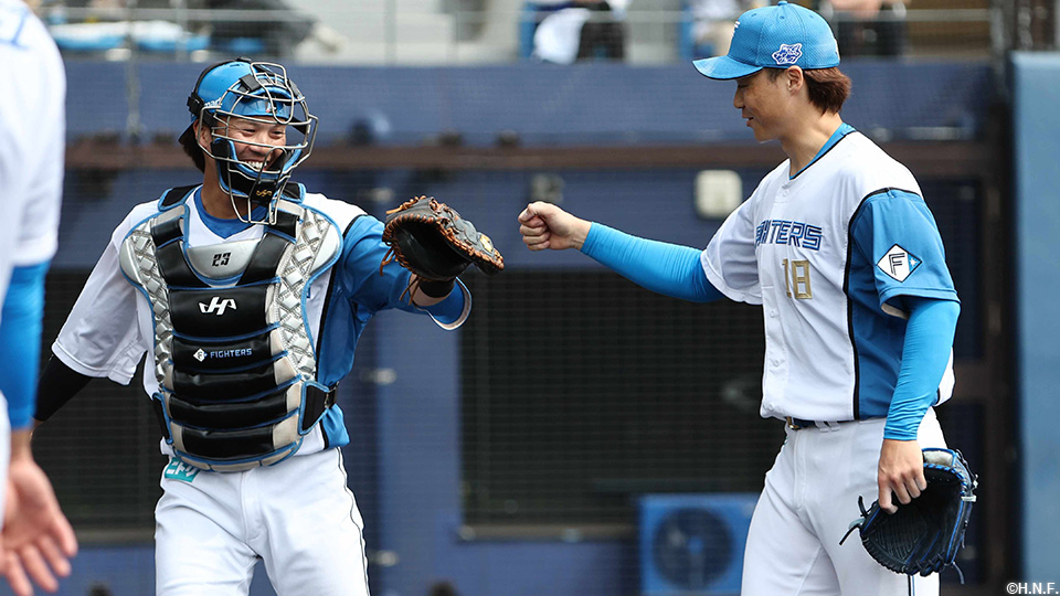 伏見選手と山﨑福投手