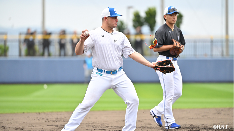 マルティネス選手と野村選手