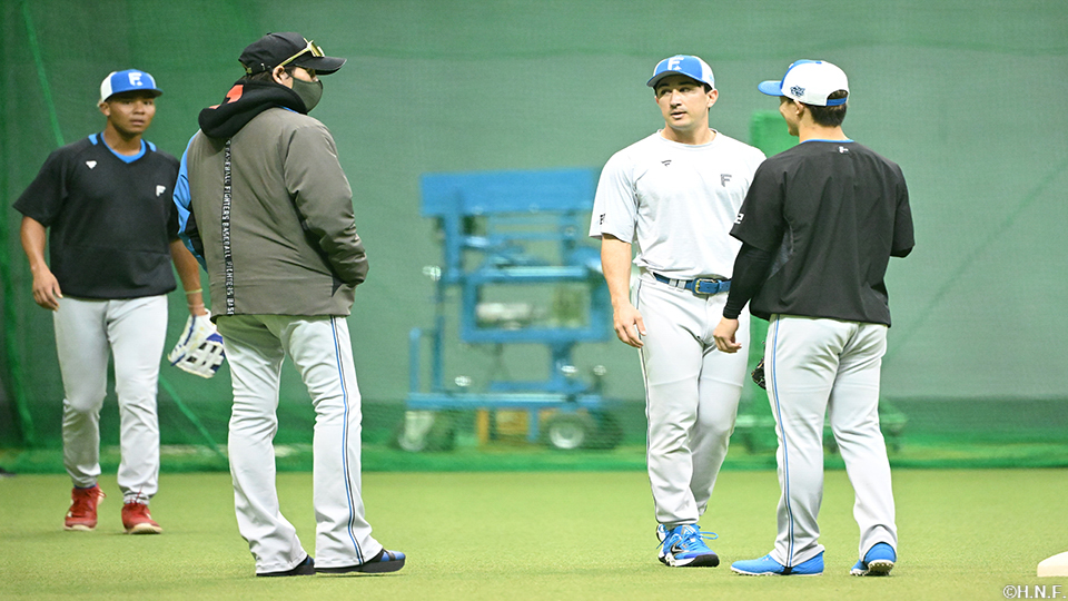 新庄監督と山口選手