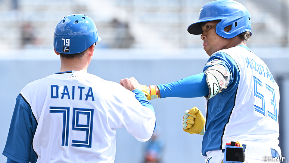 水谷選手と代田コーチ