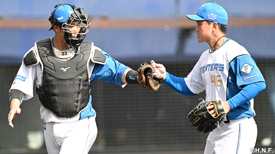 畔柳投手と進藤選手