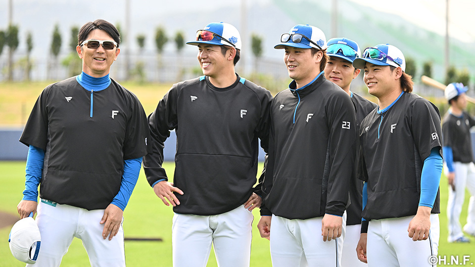 捕手陣と山田コーチ