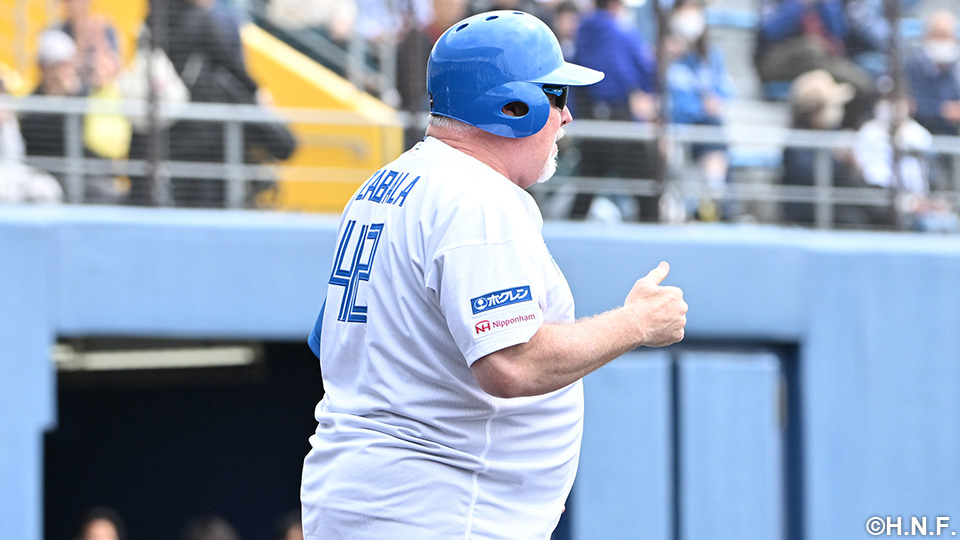 打席に入るウィンタース氏