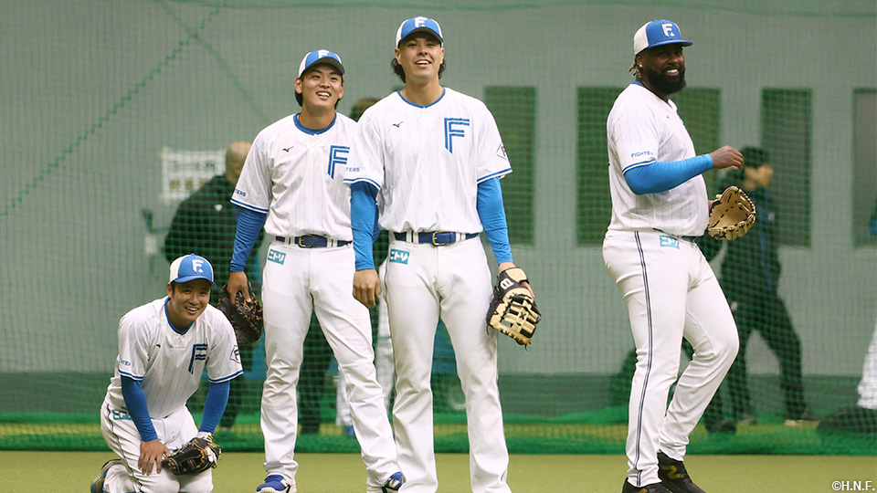 奈良間選手、野村選手、マイカ選手、レイエス選手