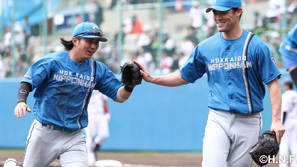 “福谷投手と上川畑選手”