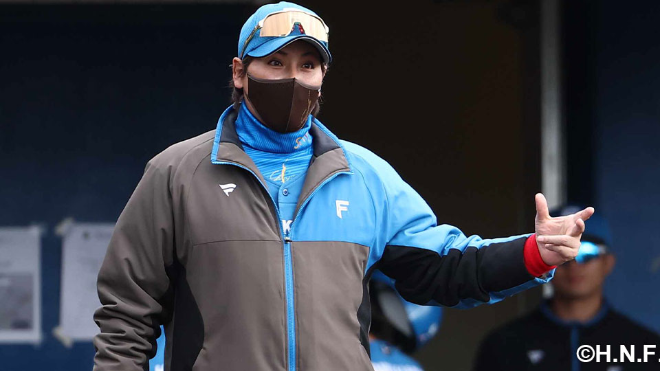 新庄監督02” width=