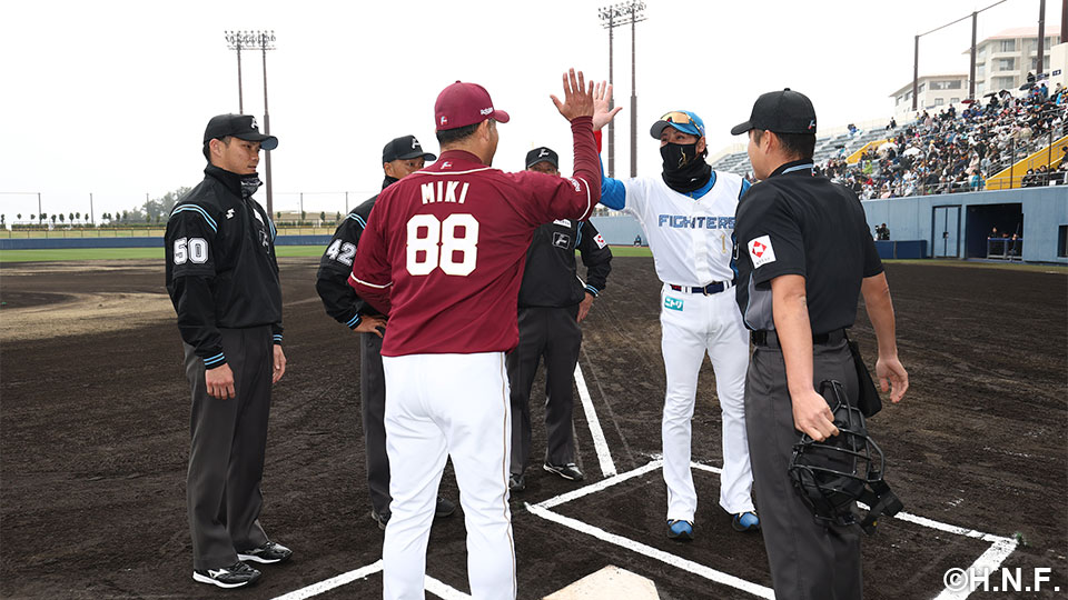 “新庄監督とイーグルス三木監督”