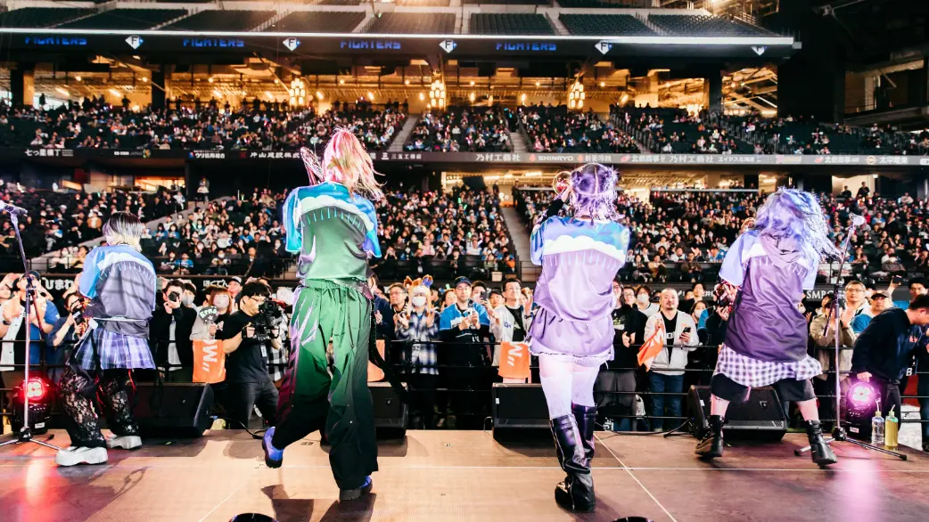 AFTER GAMEのスペシャルライブを聞きながら盛り上がる