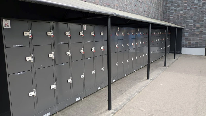 야구장 외부 동전 사물함