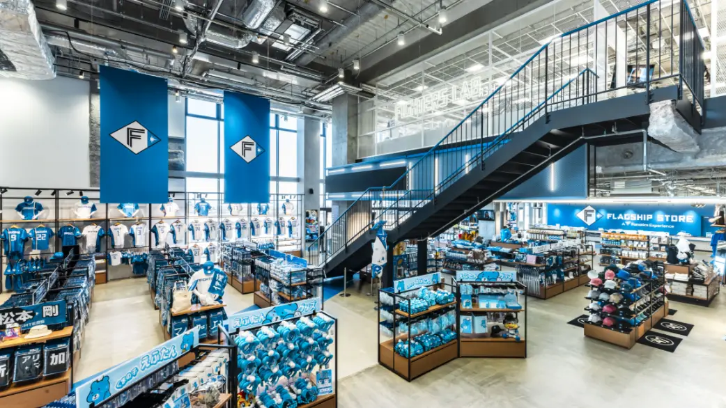 グッズストアで応援グッズ購入